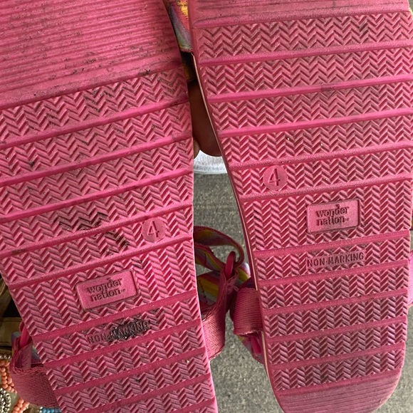 GREAT SALE 5 pare of shoes sandals and sneakers - Picture 9 of 11